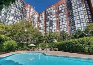 Exciting Sought After King West Condo with Parking