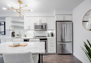 Executive Monthly 2BR/2Bath Luxury Condo - Downtown Toronto
