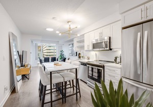 Executive Monthly 2BR/2Bath Luxury Condo - Downtown Toronto