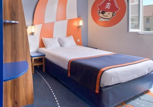 Explorers Hotel