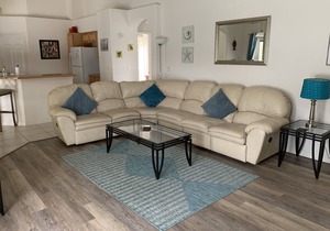 Fabulous lake view 5 bed Villa south facing pool/spa 15 min from Disney & Wifi