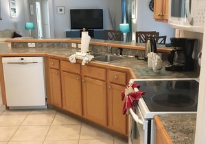Fabulous lake view 5 bed Villa south facing pool/spa 15 min from Disney & Wifi