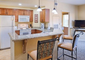 Family Bliss: 1BR Dlx inside Disney Gates, Lazy rivers