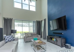 Family Friendly 5 Bed Spa Pool Home in Champions Gate