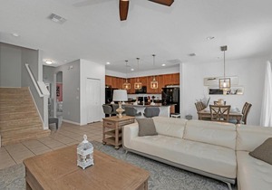 Family Resort - 8BR Mansion - Sleeps 18 - Private Pool, BBQ and Game Room!