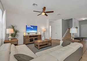 Family Resort - 8BR Mansion - Sleeps 18 - Private Pool, BBQ and Game Room!