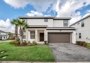 Family Resort - 8BR Mansion - Sleeps 18 - Private Pool, BBQ and Game Room!