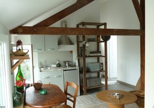 Floor in a charming house + terrace + metro: the countryside in Paris