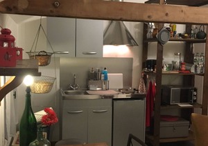 Floor in a charming house + terrace + metro: the countryside in Paris