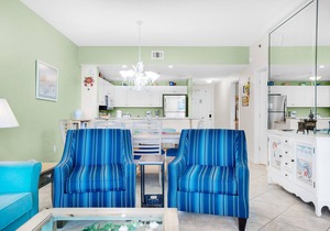 🌴FREE Beach Service~FAB Balcony Views~Walk2Beach~2 Pools~2BR Leeward Key 204🌴