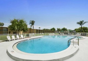 Fun and Relaxation in Winter Haven! 2 Queen Beds,