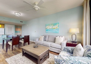 Golf-course & water-view condo with central AC, shared pool/hot tub