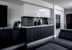 Gorgeous & Cozy Corner Suite 15