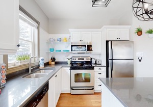 Ground floor condo, fireplace, private washer/dryer, and seasonal pool