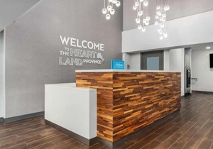 Hampton Inn & Suites by Hilton Toronto Downtown