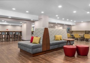 Hampton Inn & Suites by Hilton Toronto Downtown