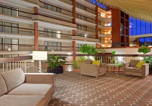 Holiday Inn Oakville Centre