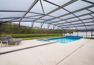 House of Views-Private South Facing Pool, WiFi, Games Room, Lakeview