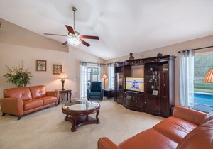 House of Views-Private South Facing Pool, WiFi, Games Room, Lakeview