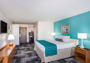 Howard Johnson by Wyndham Winter Haven FL