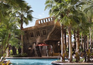 Inside Gates of Disney 2-Bedroom Condo + Resort Access & Amenities