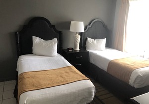 International Drive - Two Bedroom 2 Bath Condo with Balcony