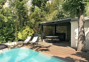 Jardins du Panthéon is an exceptional 350sqm mansion with garden and heated pool