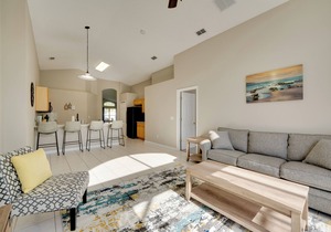 Kissimmee Getaway w/Pool ~ 7 Mi to Disney!