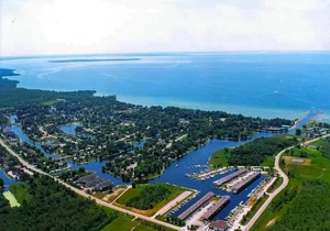 Lagoon Harbour Resort & Hotel
