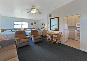 Lake Blue Resort - #14 - *Waterfront, Sandy Beach, boat slips, heated pool