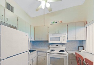 Lake Blue Resort - #14 - *Waterfront, Sandy Beach, boat slips, heated pool