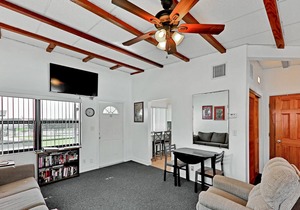 Lake Blue Resort - #4 - *Waterfront, Sandy Beach, boat slips, heated pool