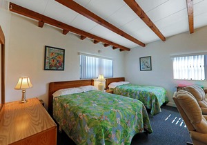 Lake Blue Resort - #8. - *Waterfront, Sandy Beach, boat slips, heated pool