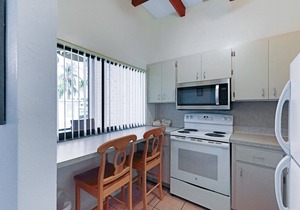 Lake Blue Resort - #8. - *Waterfront, Sandy Beach, boat slips, heated pool