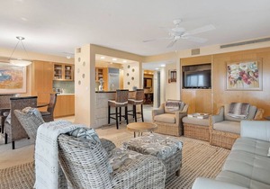Land's End Beachfront Elegance: Top Floor Corner