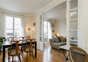 Left Bank - Walk to Eiffel Tower - Renovated - Safe and Authentic Neighborhood