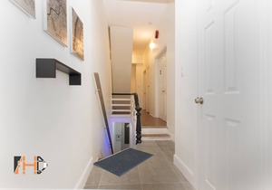 Lively 3 Bedroom multi-story Apartment in Historic Cabbagetown