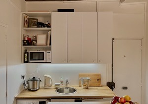 Lovely studio in old central Paris