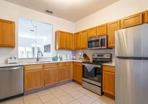 Luxury Resort Amenities - Bright and Modern Townhome