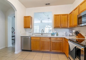 Luxury Resort Amenities - Bright and Modern Townhome