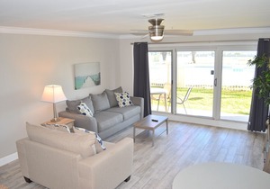 Maravilla Remodeled Poolside Condo🌞🌞Hallway Bunks😎😎Curved Tv🌴No Pets