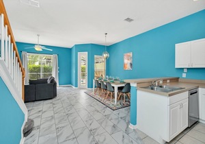 Mediterranean-style villa w/pool 25-min to Disney