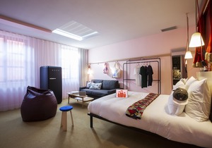 Mob Hotel Paris les Puces