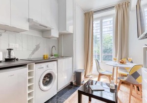 New and quiet 1 Bdr Flat in the Heart of Paris 12