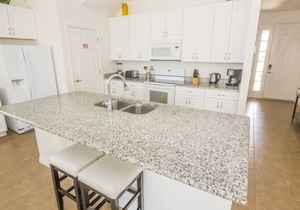 NEW LISTING - Private Pool - Resort Amenities - WiFi - Providence Resort