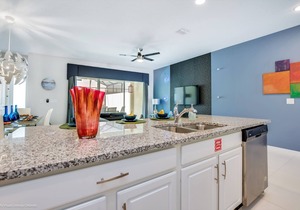 New Listing! Solara Resort, 8mi to Disney & 15mi to Universal - FS261026