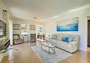 New! Sunny & Walkable Davis Islands Urban Oasis!
