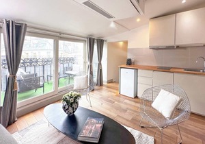 Notre-Dame apartment with Terrace + AC for 5