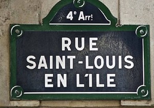 OLD TOWN CENTER IN PARIS, ELEGANT, QUIET WITH ELEVATOR AND A/C