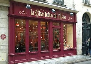 OLD TOWN CENTER IN PARIS, ELEGANT, QUIET WITH ELEVATOR AND A/C